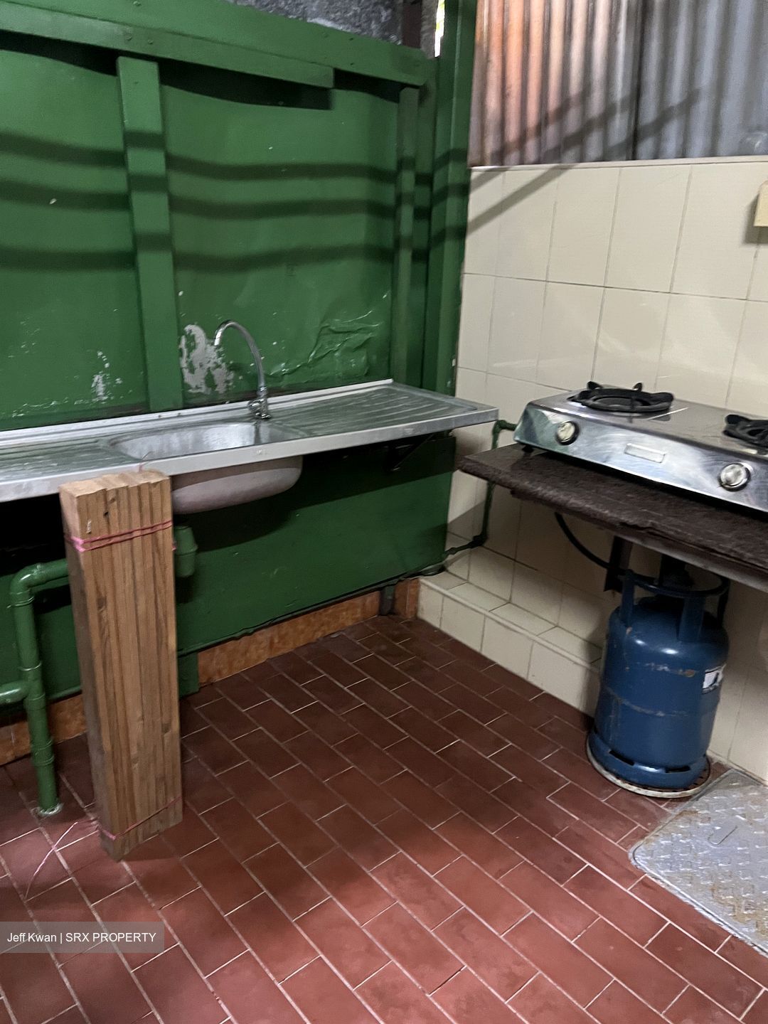 Maple Avenue (D10), Terrace #568245941